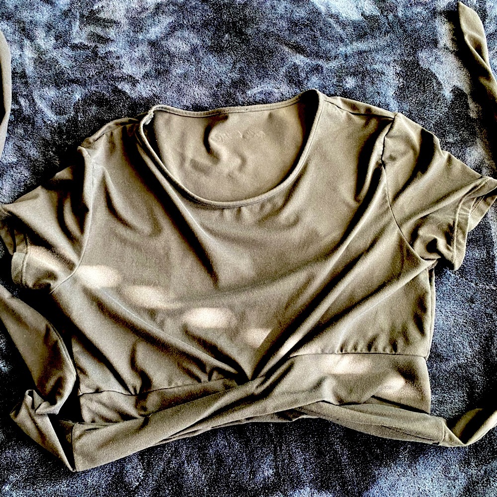 Alphalete Crop Wrap Shirt
